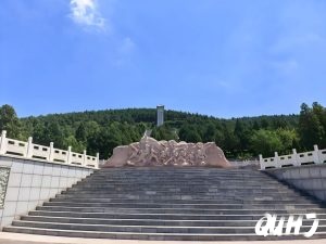 八一扫墓，心怀滚烫念英魂